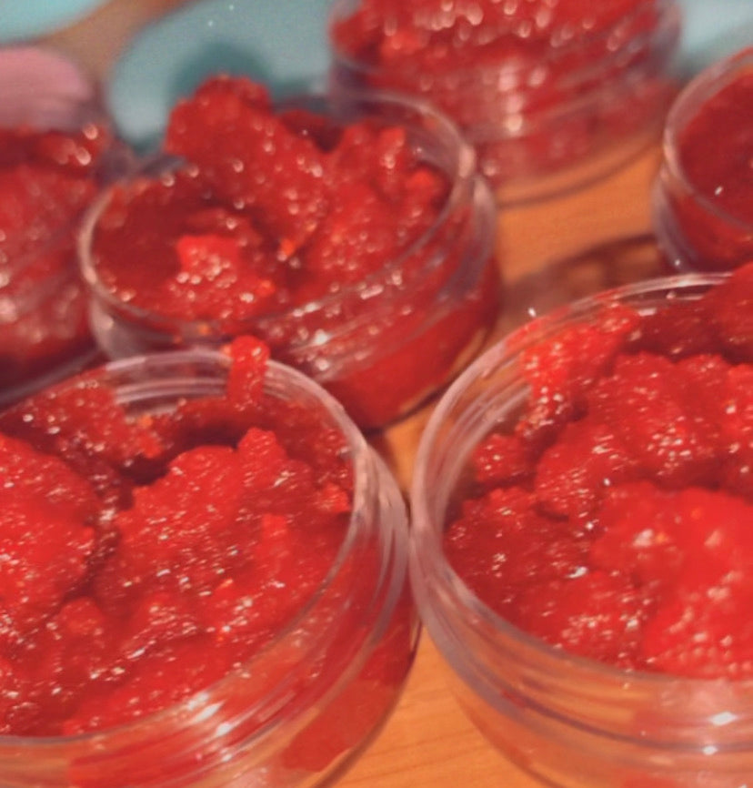 LIGHTEN and plump Lip Scrub /for smokers And Light Pink lips